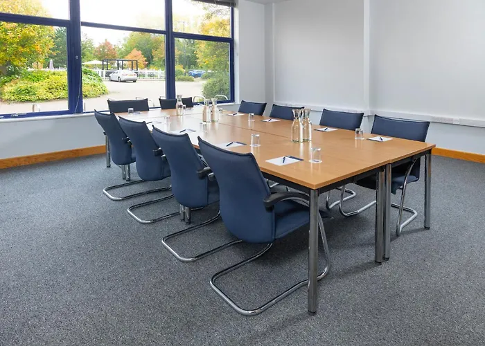 Holiday Inn Express Milton Keynes By Ihg